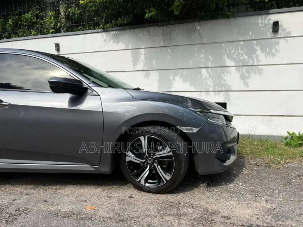 Honda Civic Sedan Techpack 2019 Car (Used)