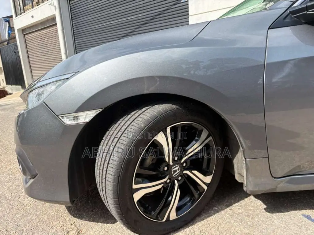 Honda Civic Sedan Techpack 2019 Car (Used)