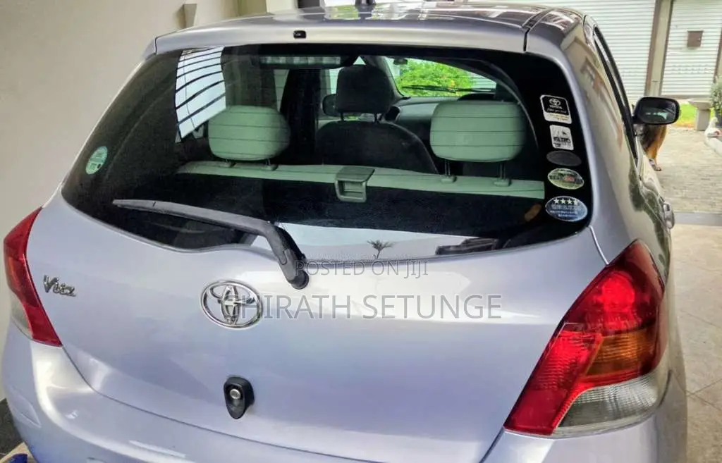 Toyota Vitz 2009 Car (Used)