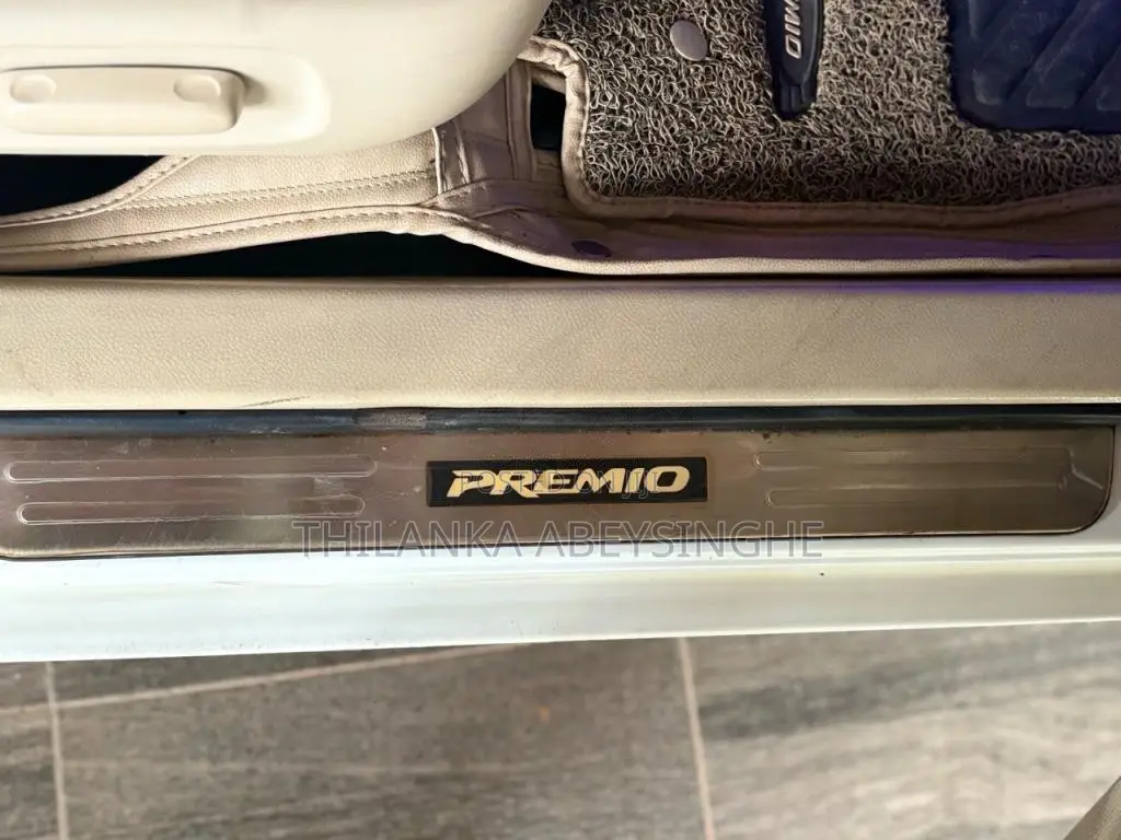 Toyota Premio 2013 Car (Used)