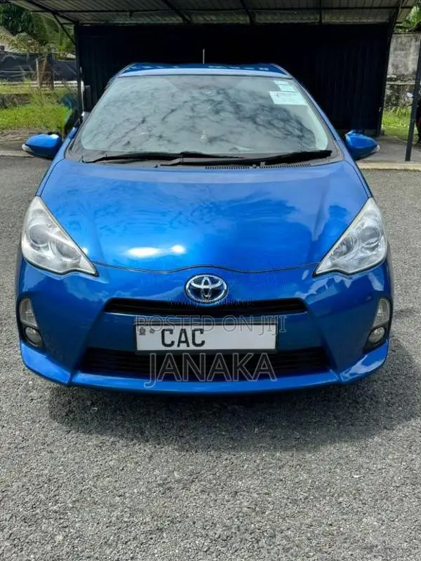Toyota Aqua 2014 Car (Used)