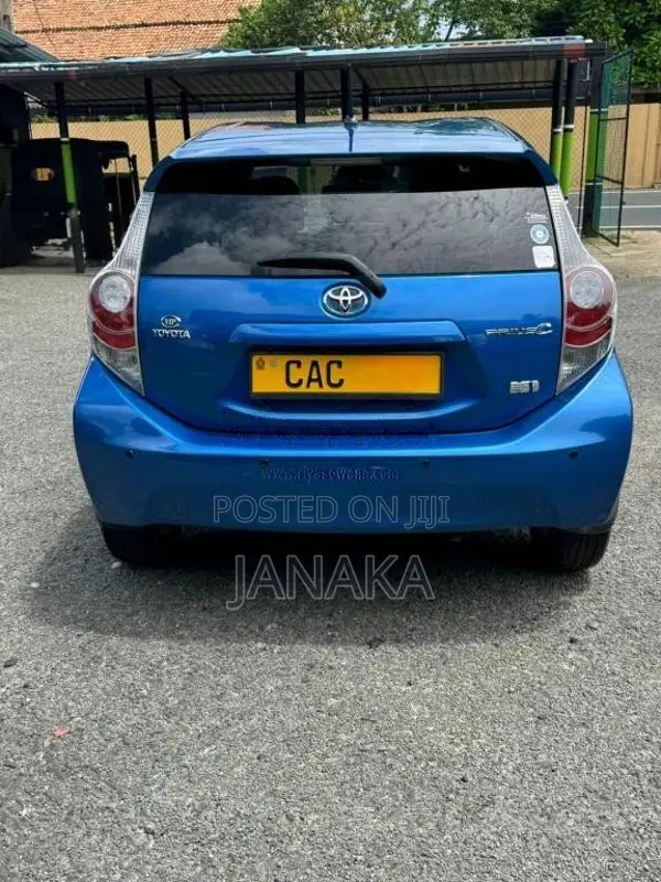Toyota Aqua 2014 Car (Used)