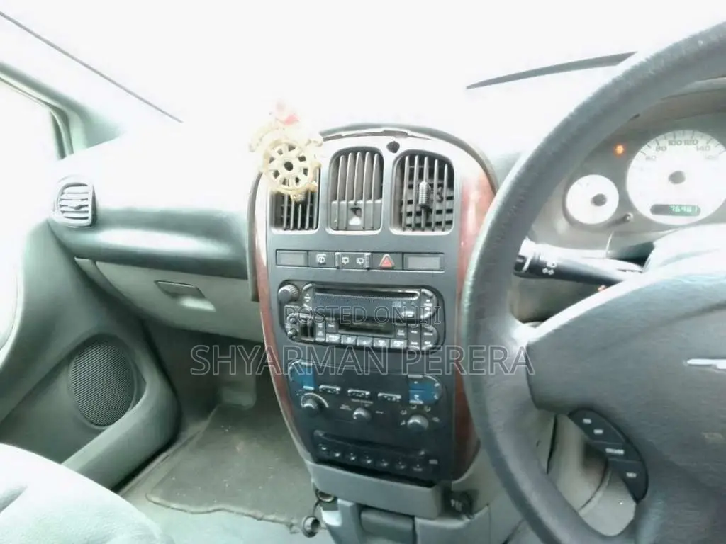 Chrysler Grand Voyager 2004 Car (Used)