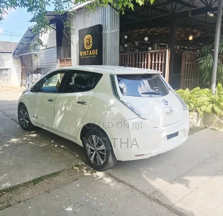 Nissan Leaf Azeo 2014 Car (Used)