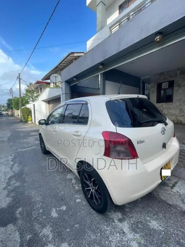 Toyota Vitz 2007 Car (Used)