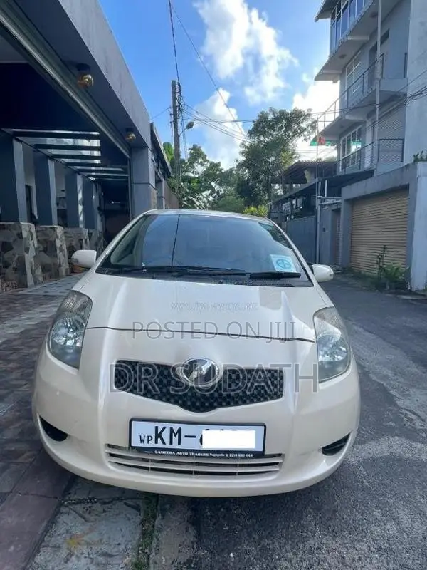 Toyota Vitz 2007 Car (Used)