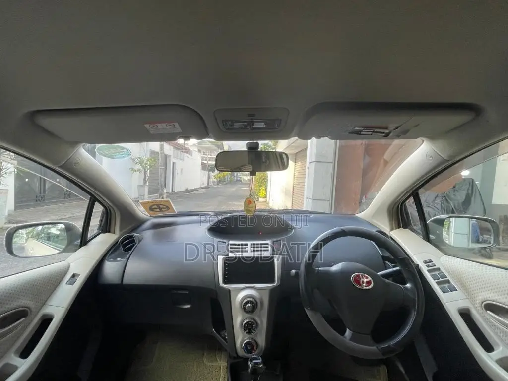 Toyota Vitz 2007 Car (Used)