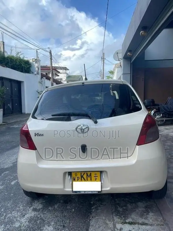 Toyota Vitz 2007 Car (Used)