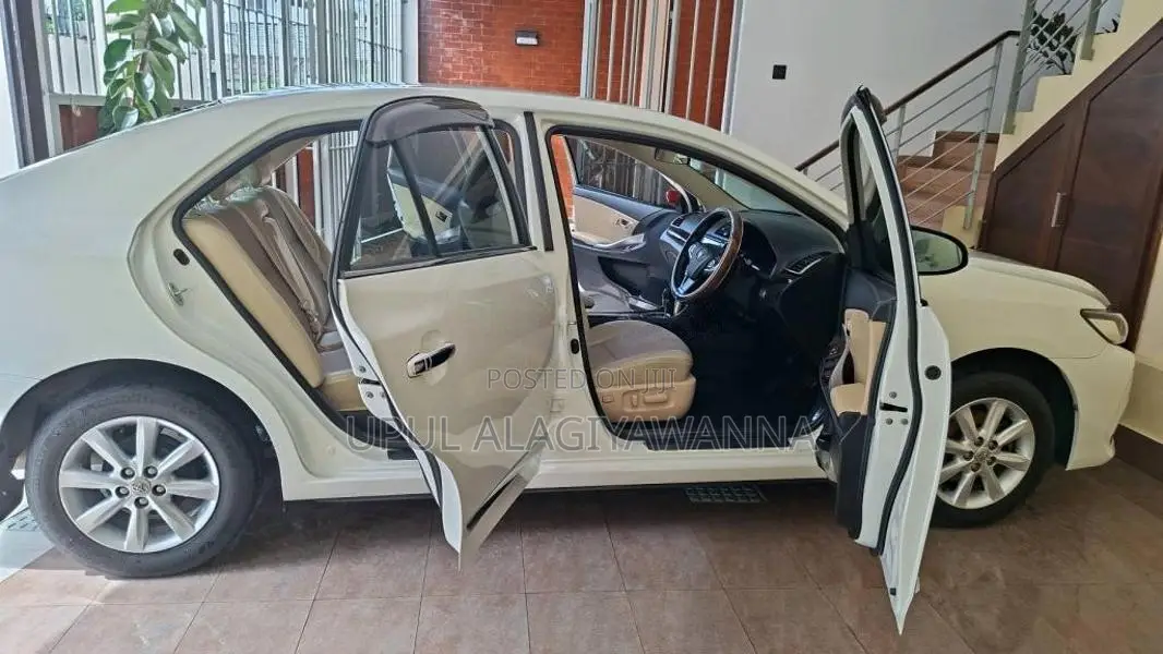 Toyota Premio 2017 Car (Used)