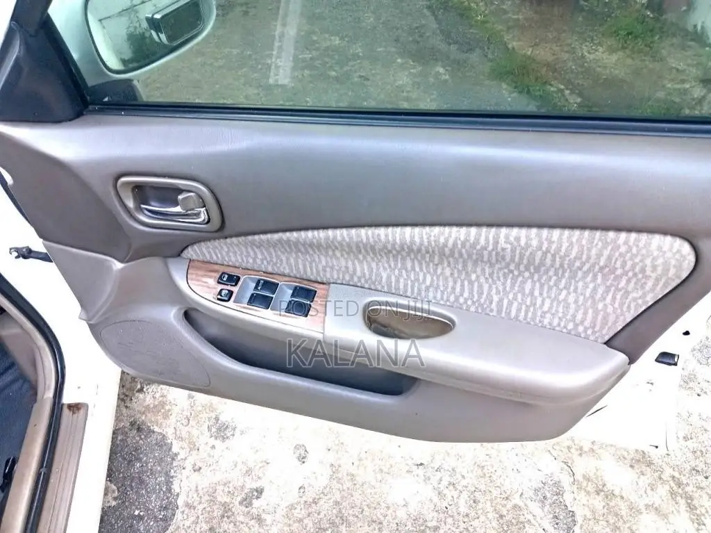 Nissan FB15 1999 Car (Used)