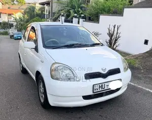 Toyota Vitz SCP10 U GRADE 2000 Car (Used)