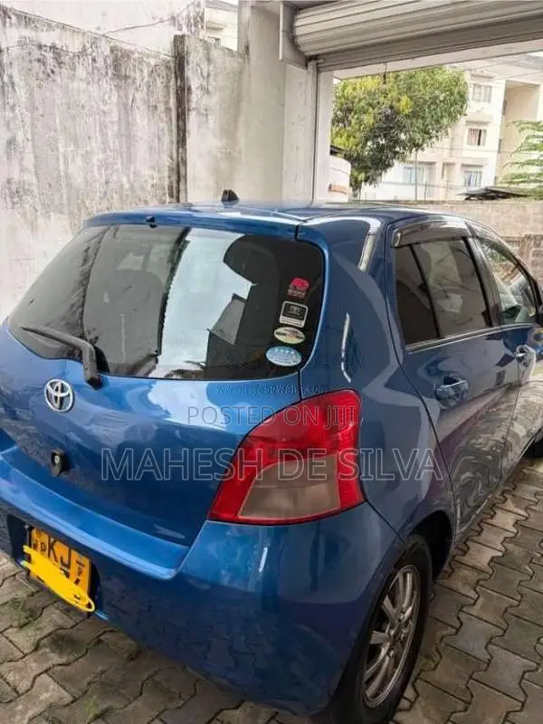 Toyota Vitz 2007 Car (Used)