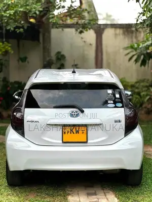 Toyota Aqua S Limited 2012 Car (Used)