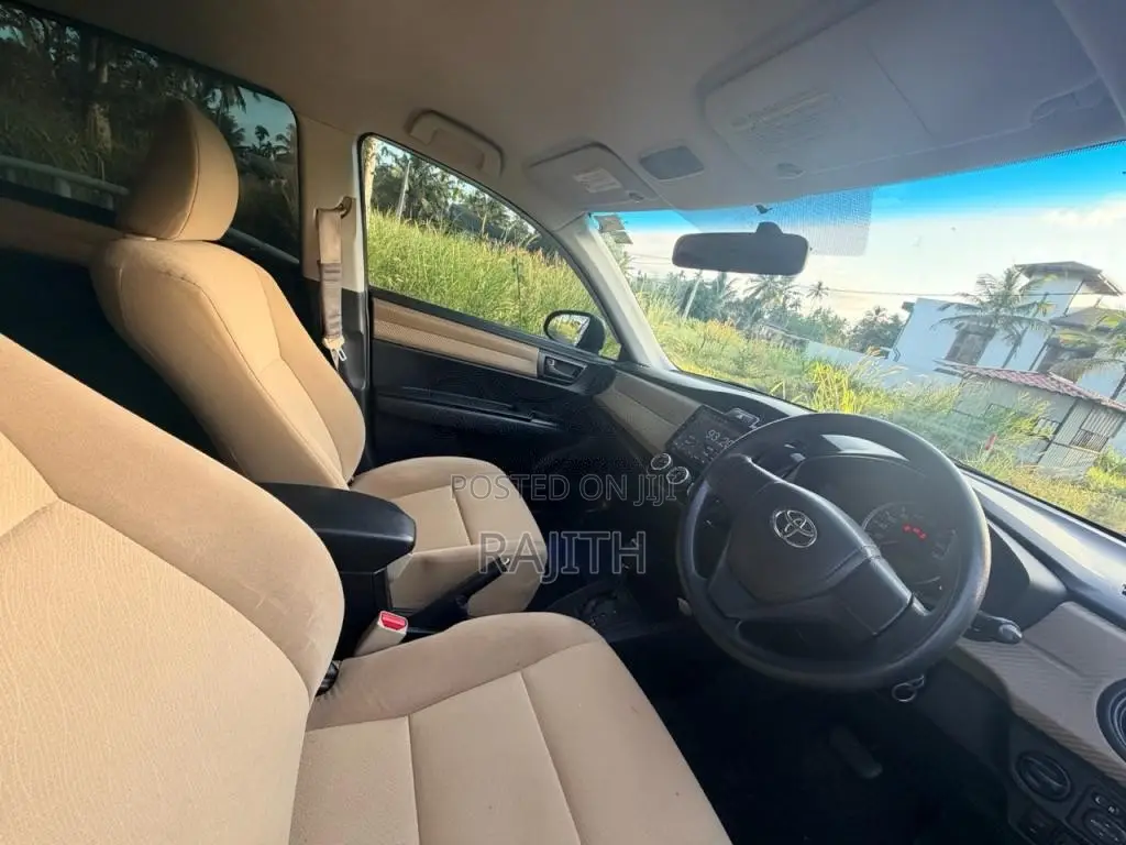Toyota Axio NZE 161 2013 Car (Used)
