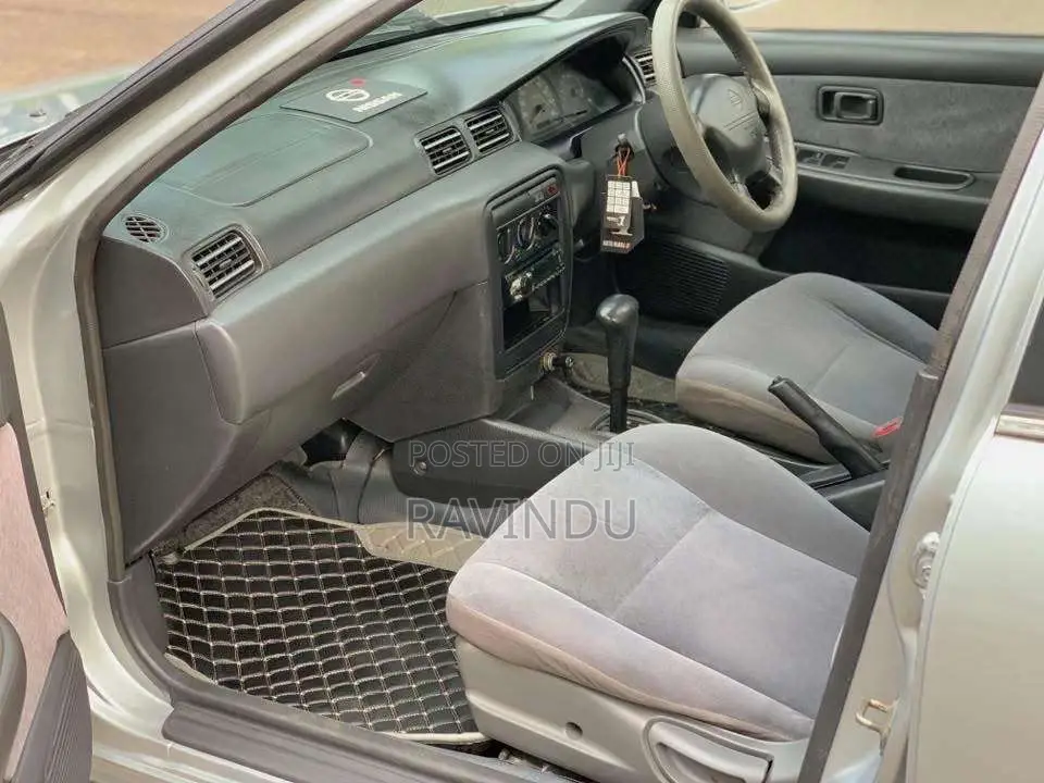 Nissan Sunny FB14 2001 Car (Used)