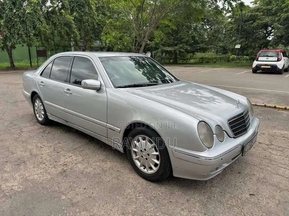Mercedes-Benz W210 Elegance 2001 Car (Used)