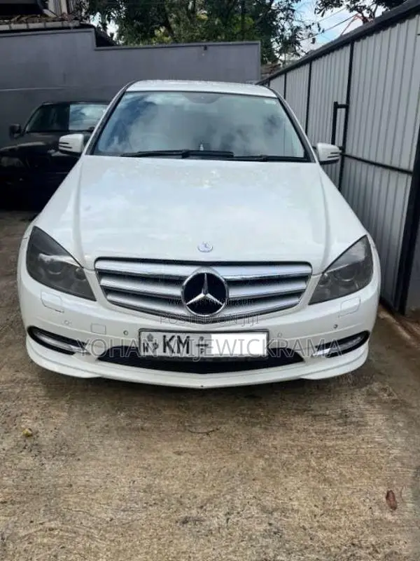 Mercedes-Benz C180 2010 Car (Used)