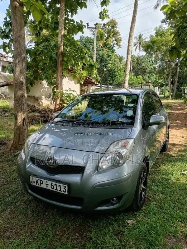 Toyota Vitz 2009 Car (Used)