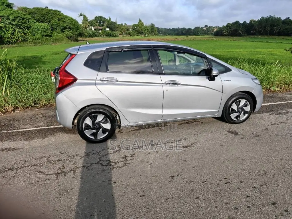 Honda Fit GP5 L Grade 2015 Car (Used)
