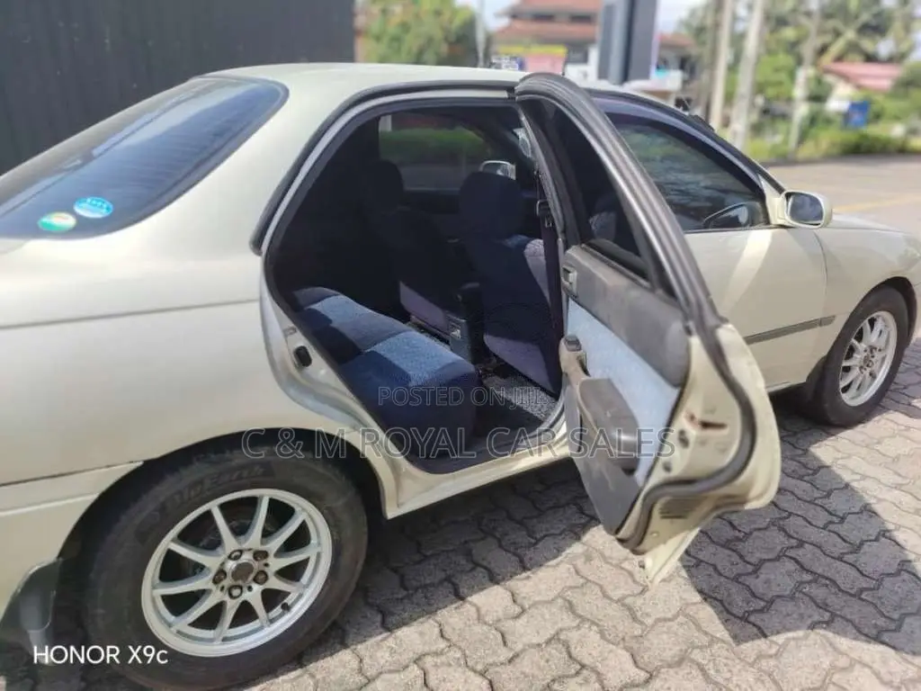 Toyota Carina 1996 Car (Used)