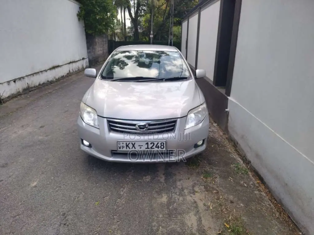 Toyota Axio 2010 Car (Used)