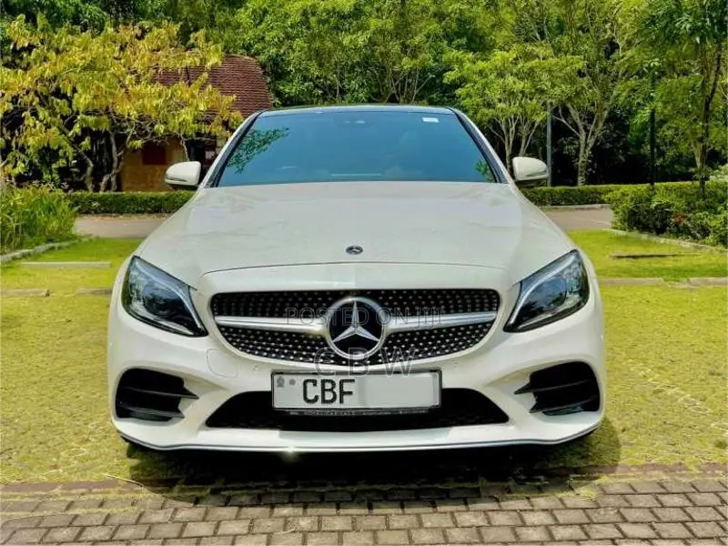 Mercedes-Benz C200 2018 Car (Used)