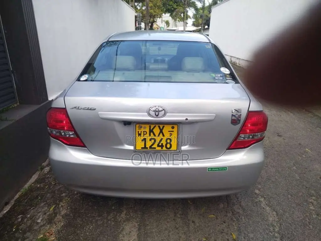 Toyota Axio 2010 Car (Used)