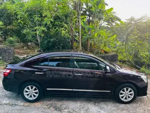 Toyota Premio 2013 Car (Used)