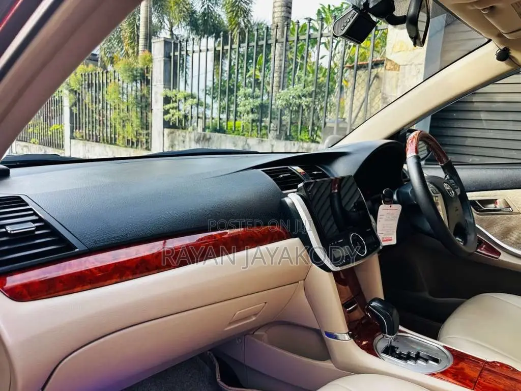 Toyota Premio 2013 Car (Used)