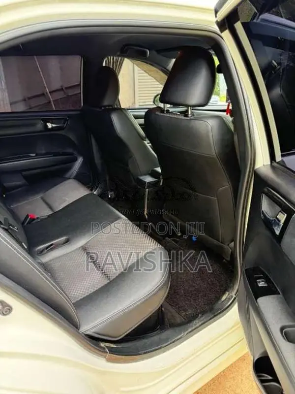 Toyota Axio Wxb 2016 Car (Used)
