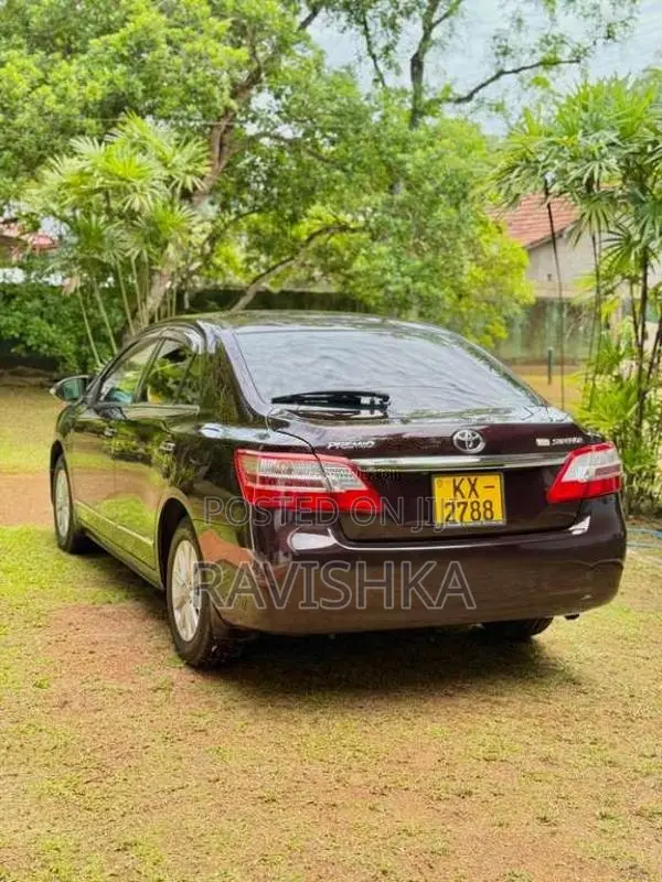 Toyota Premio 2013 Car (Used)