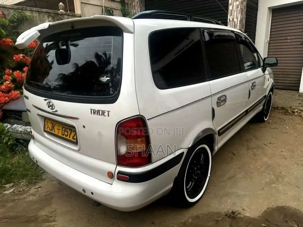 Hyundai Trajet G 2004 Car (Used)