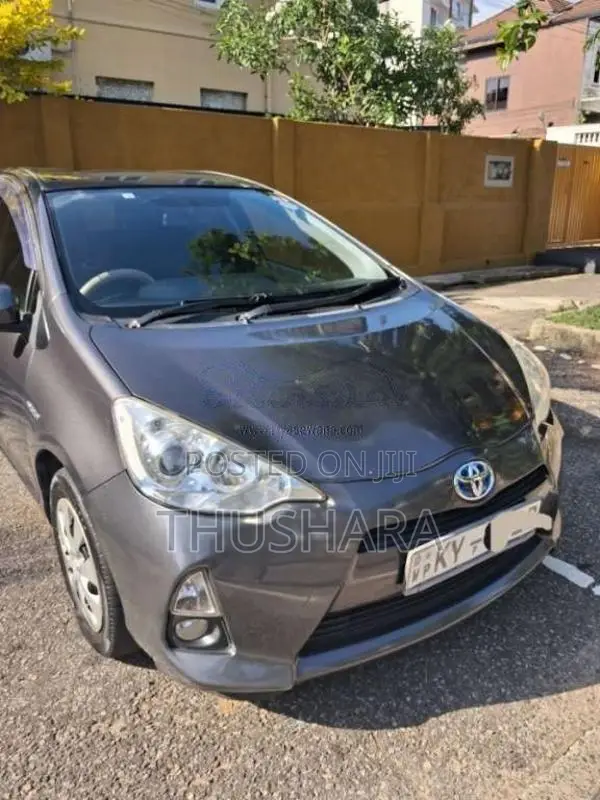 Toyota Aqua G Grade 2012 Car (Used)