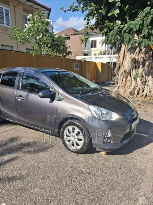 Toyota Aqua G Grade 2012 Car (Used)