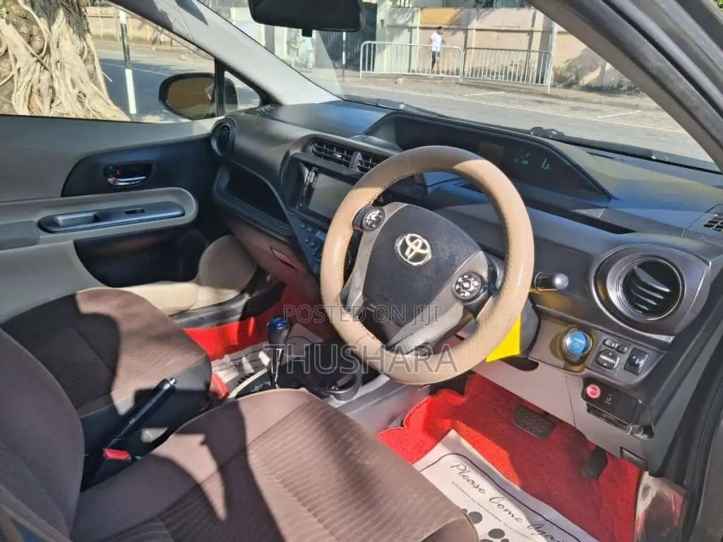 Toyota Aqua G Grade 2012 Car (Used)