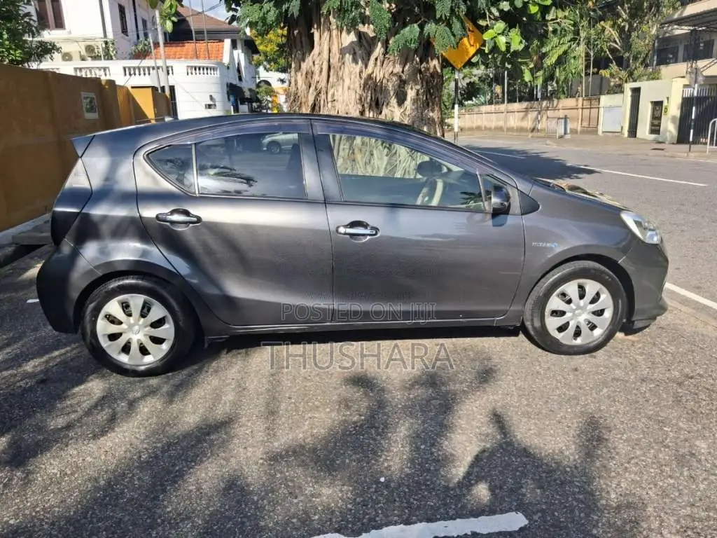 Toyota Aqua G Grade 2012 Car (Used)