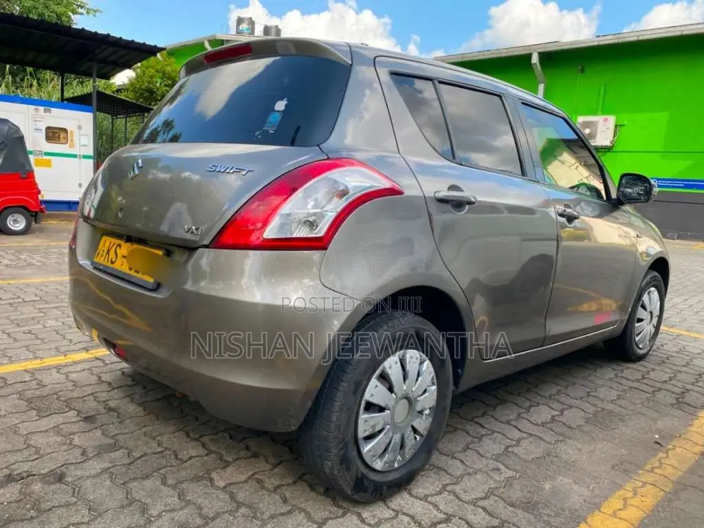 Suzuki Swift 2012 Car (Used)