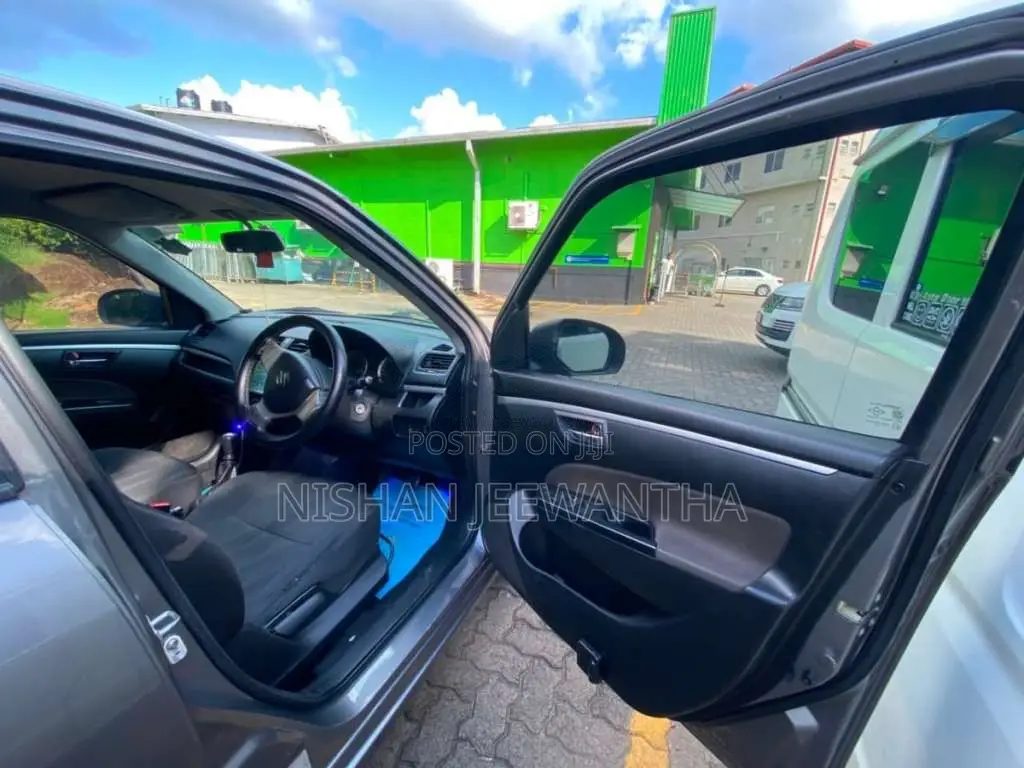 Suzuki Swift 2012 Car (Used)