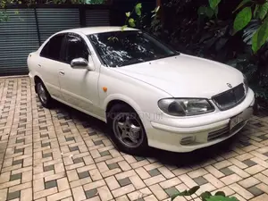 Nissan N16 2000 Car (Used)