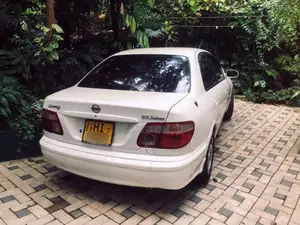 Nissan N16 2000 Car (Used)