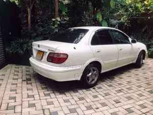 Nissan N16 2000 Car (Used)