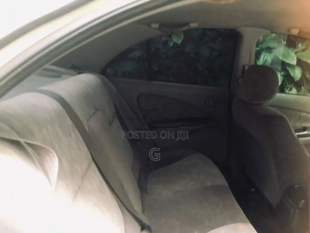 Nissan N16 2000 Car (Used)