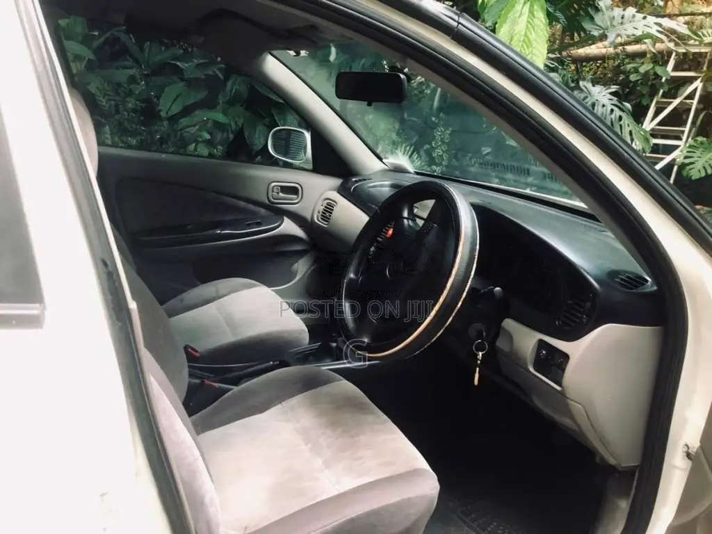 Nissan N16 2000 Car (Used)