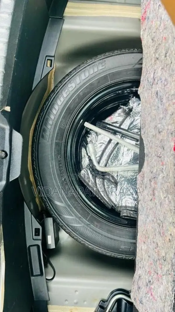 Toyota Vitz 2015 Car (Used)
