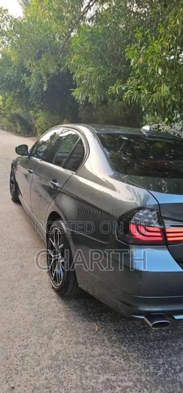 BMW 320i 2010 Car (Used)