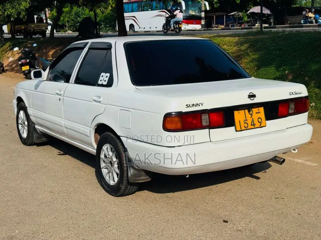 Nissan FB13 Doctor Sunny 1992 Car (Used)