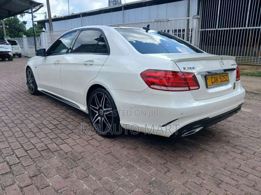 Mercedes-Benz E300 W212 Bluetec Hybrid 2015 Car (Used)