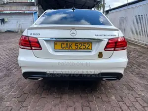 Mercedes-Benz E300 W212 Bluetec Hybrid 2015 Car (Used)