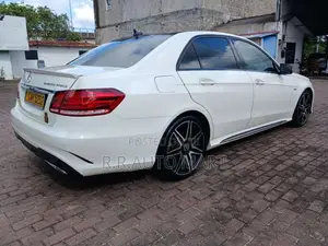 Mercedes-Benz E300 W212 Bluetec Hybrid 2015 Car (Used)