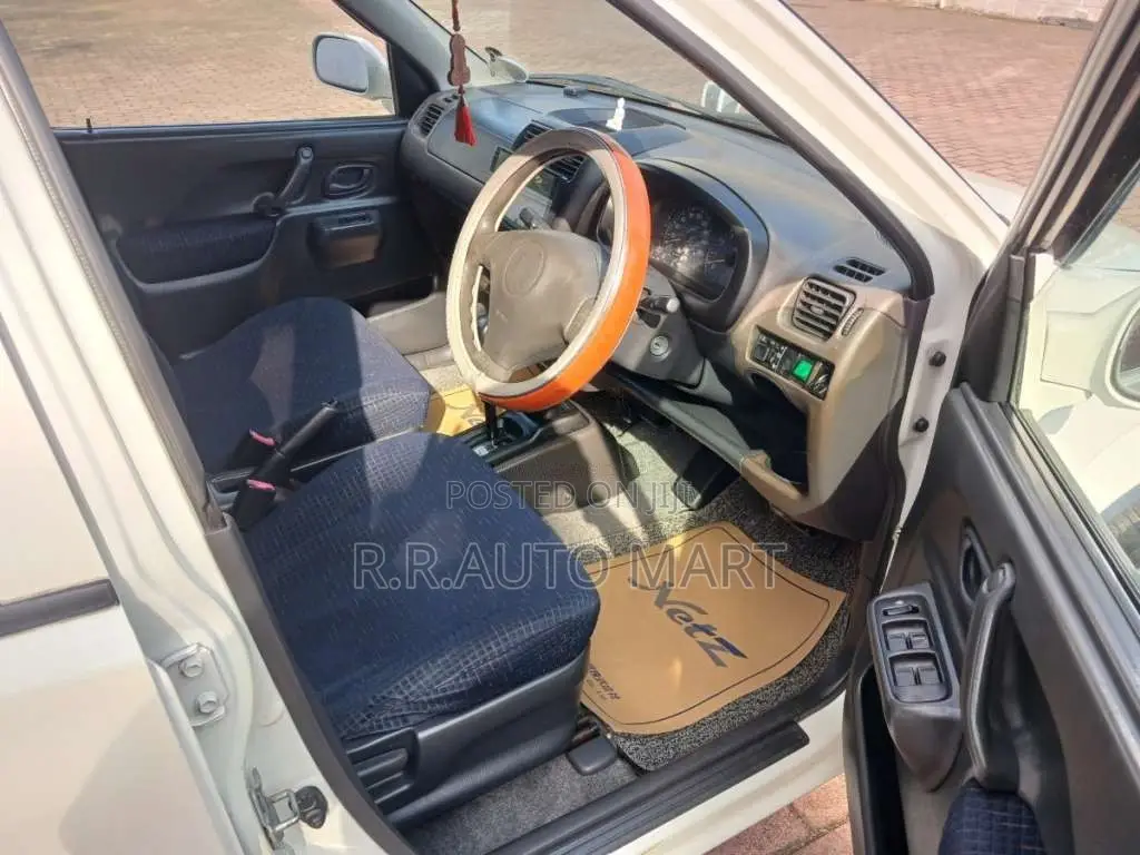 Suzuki Swift 2004 Car (Used)